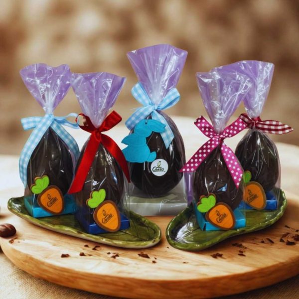Huevos de pascua de chocolate